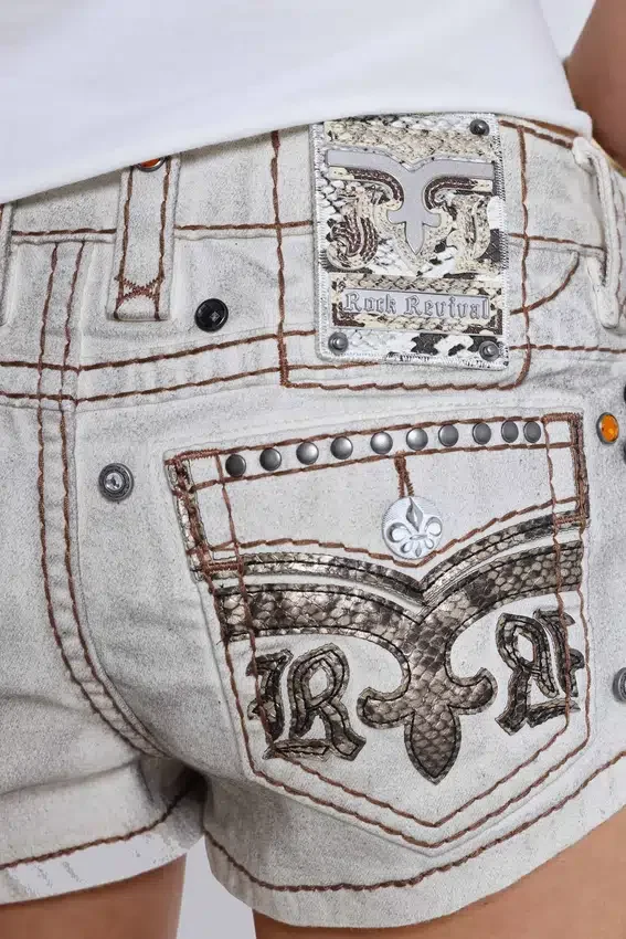 Rock Revival mini-short met studs in ‘dirty’-look