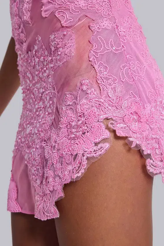 Shadea mini-jurk met kanten applicaties in roze