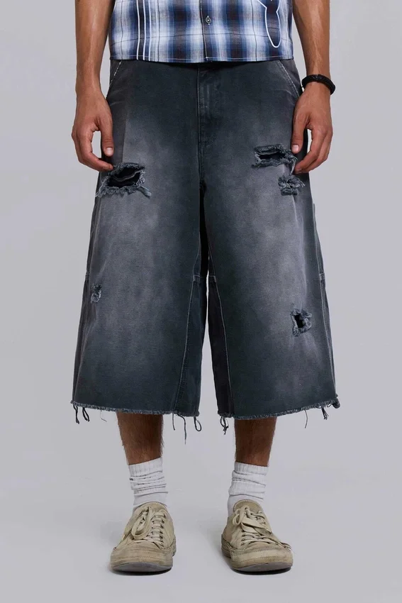 Skate-shorts in verweerde carpenterstijl