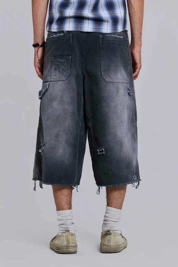 Skate-shorts in verweerde carpenterstijl