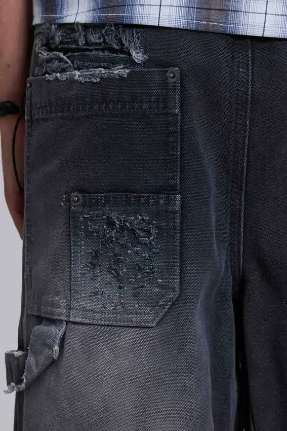 Skate-shorts in verweerde carpenterstijl