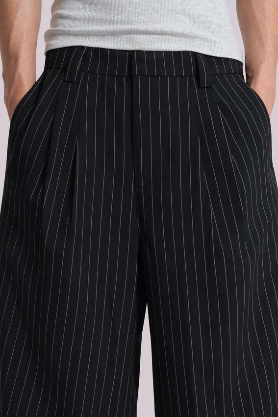 Zwarte Goliath-baggy-short met krijtstreep