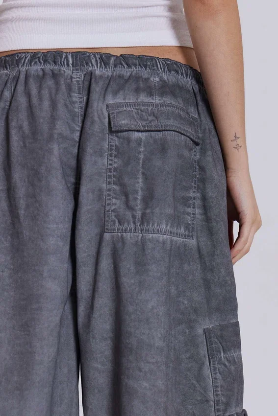 Zwarte Parachute Pants met oil-wash